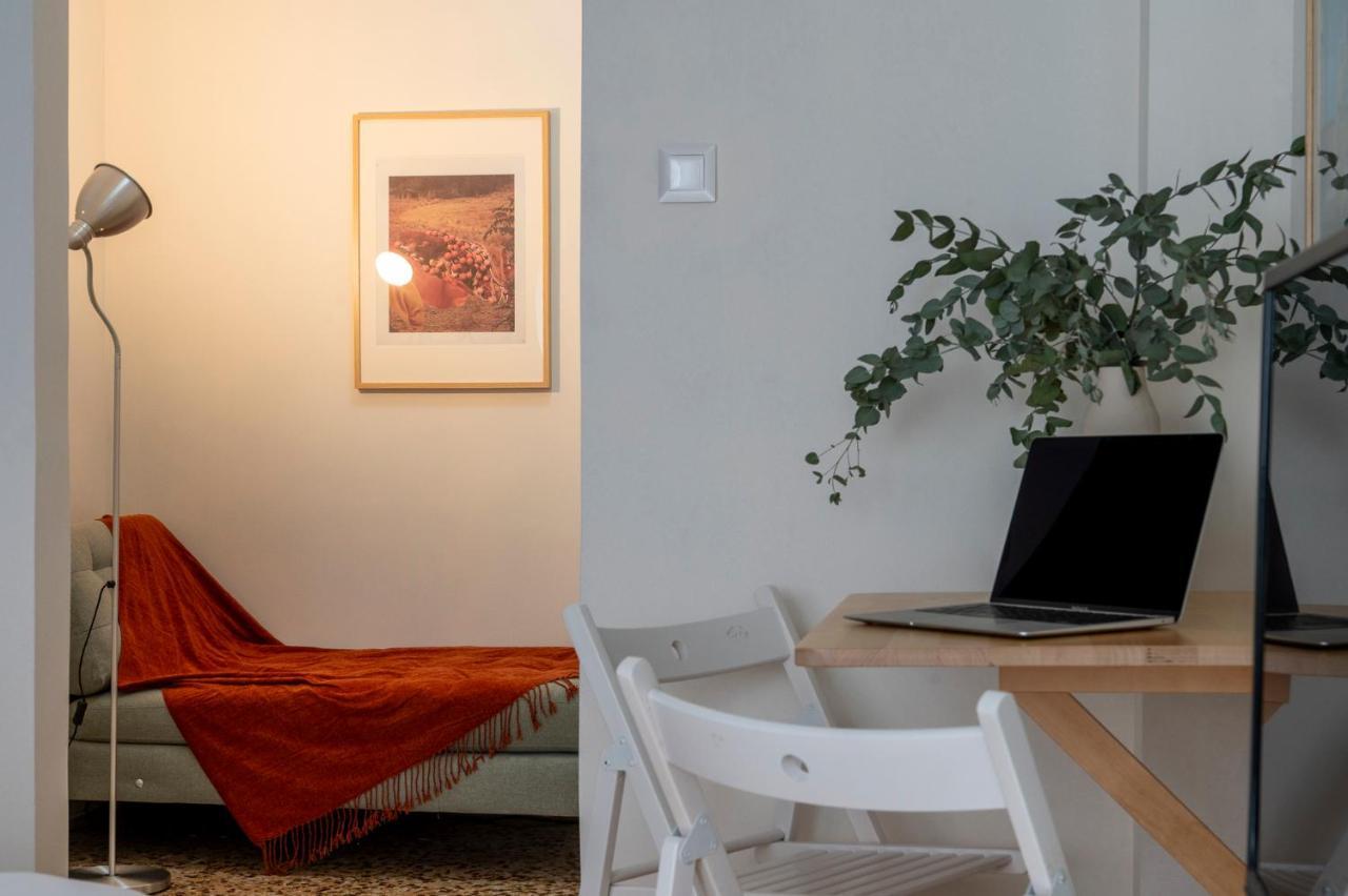 Urban In Exarcheia Apartment Athens